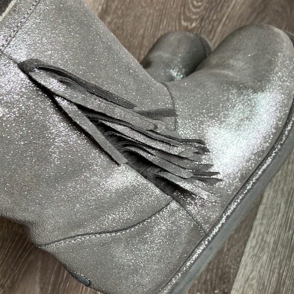 EMU - Picture 7 of 17